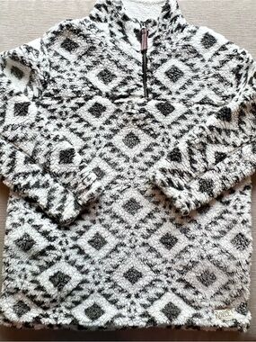 Royce brand black and white Aztec/geometric print Sherpa fleece 1/4 zip pullover